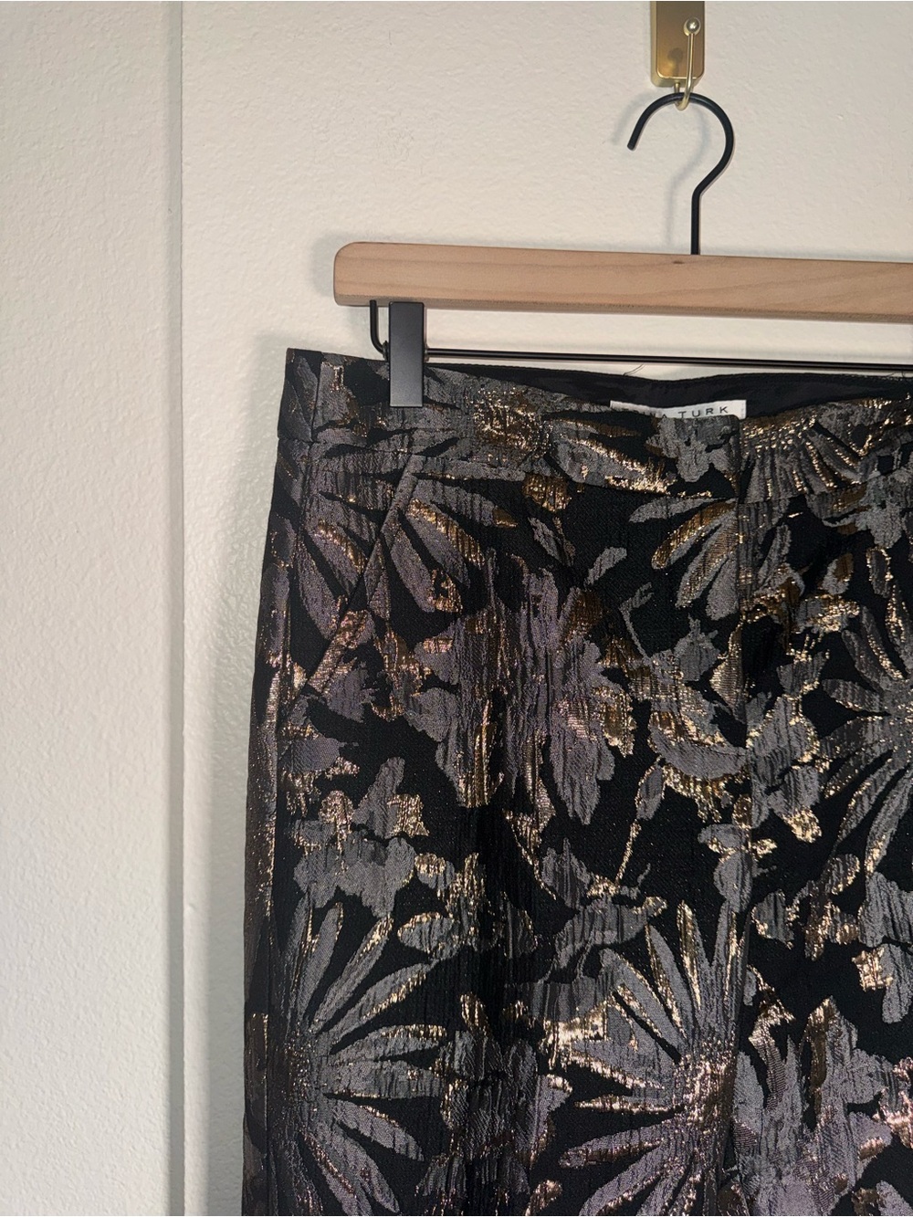 TRINA TURK Metallic Inlay Floral Dress Pants - Black & Gold 6 - Picture 4 of 5
